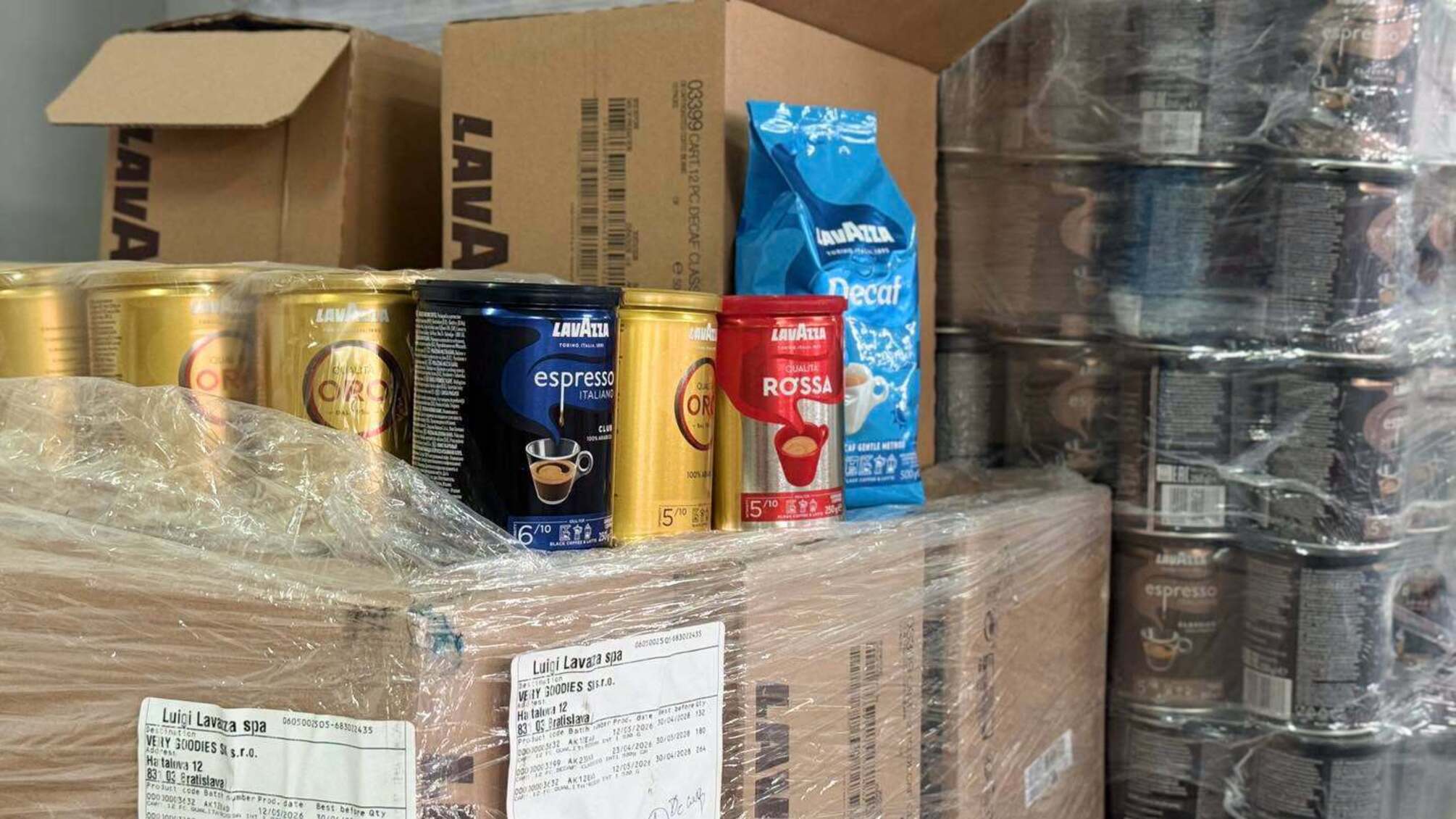 Кава з кримінальним слідом: у Києві митники викрили партію Lavazza на 12,8 млн грн