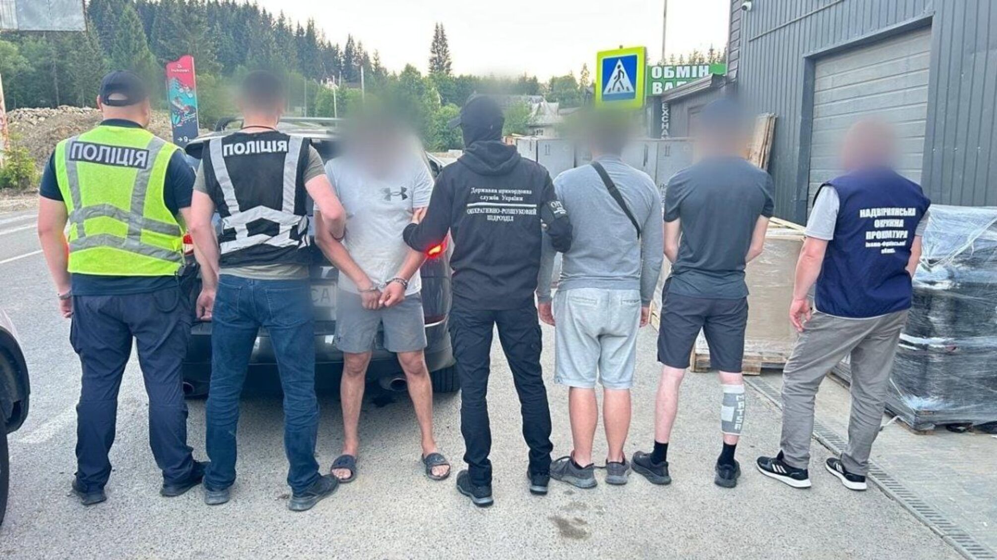 Просил по 6 тысяч долларов за бегство в Румынию: в Прикарпатье задержали организатора схемы переправки ухилянцев