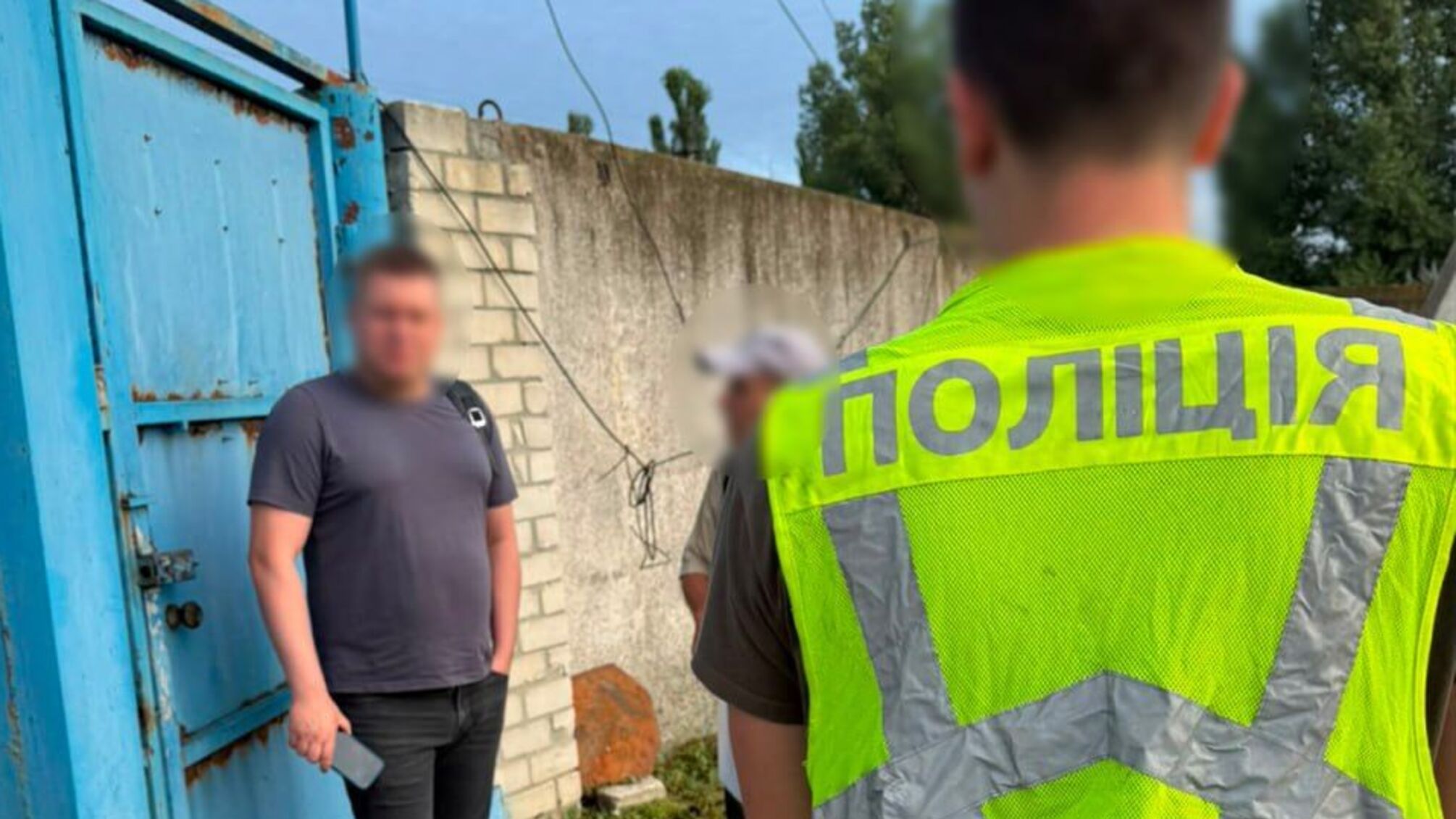 Фальсифицирован 'А-95' на миллионы: полиция провела 18 обысков в трех областях