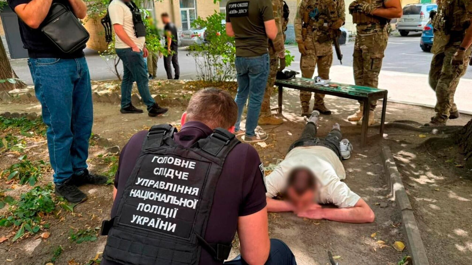 Организовали незаконный выезд военнообязанных: стоимость 'услуги' достигала 12,5 тысяч долларов
