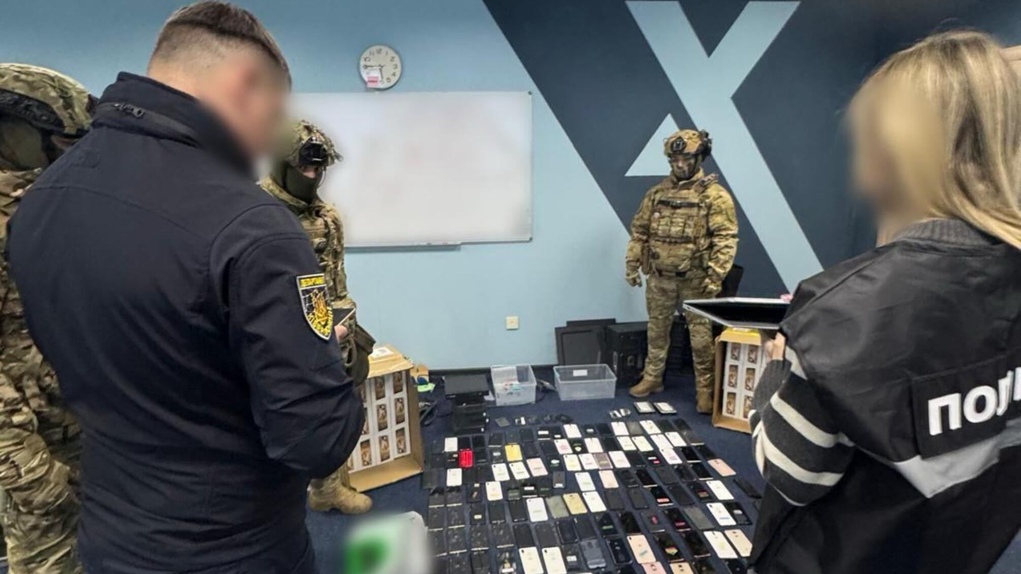 Работали под видом обменника валют и крипт: организатору сети Money 24/7 объявили подозрение
