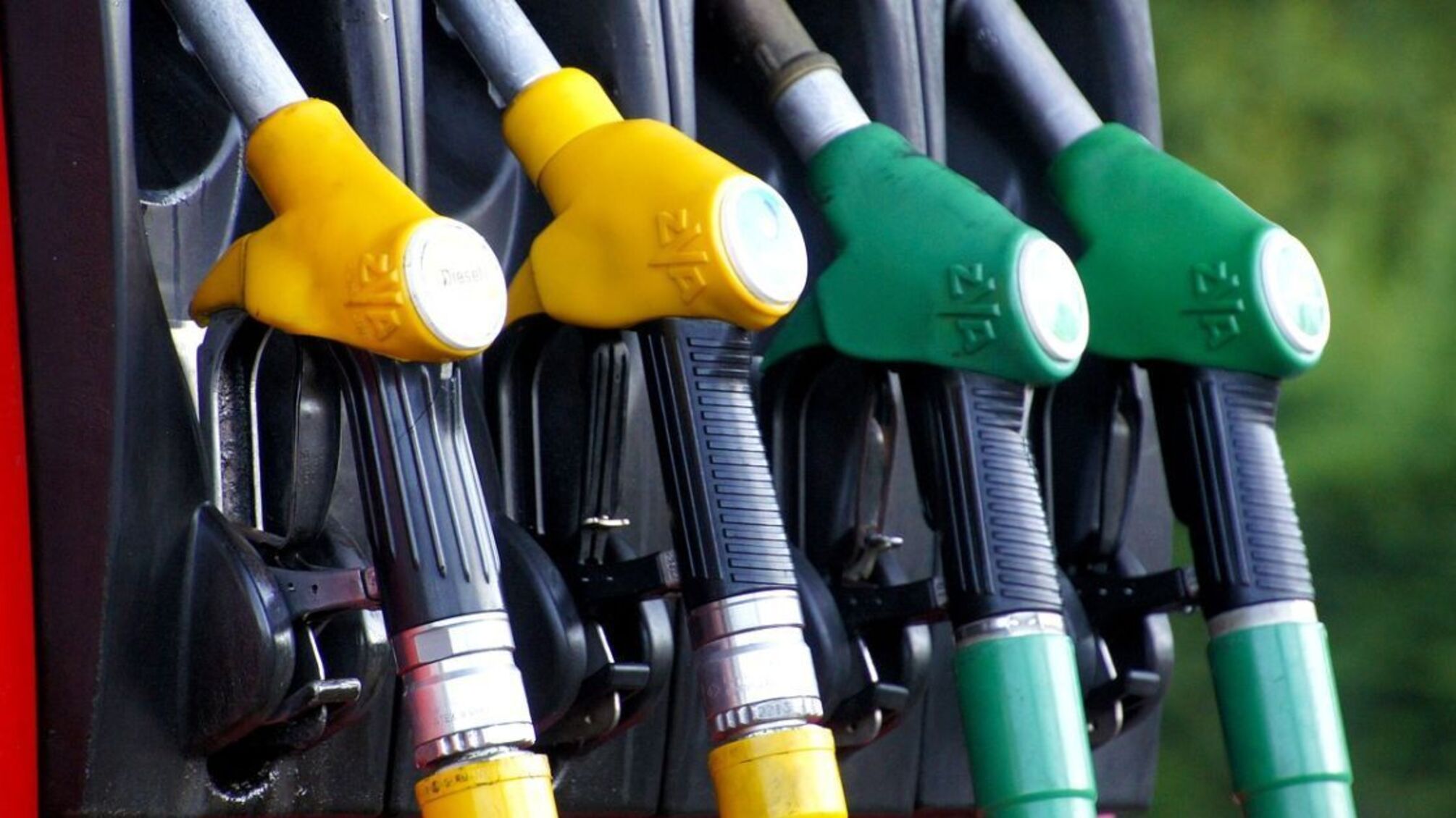'Заправка як Glovo': в Україні пропонують доставляти пальне просто до авто