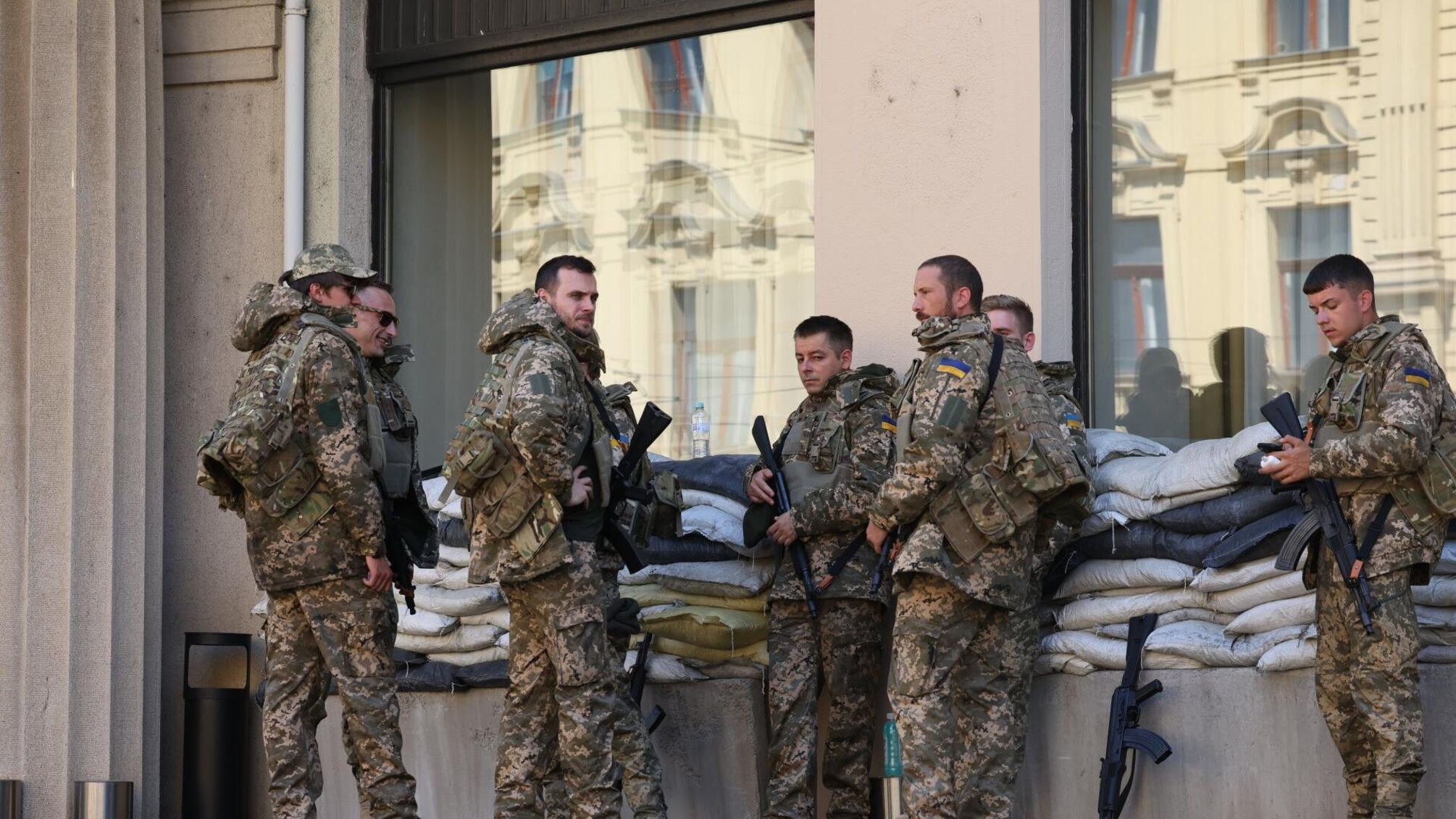 Украинские военные заполонили центр Загреба: стало известно, что там снимают