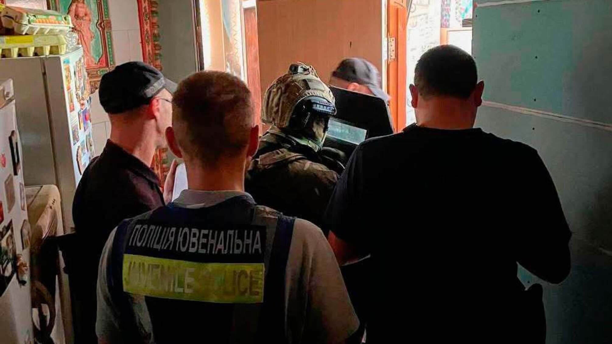 Напали среди улицы: в Киеве двое подростков жестоко избили женщин