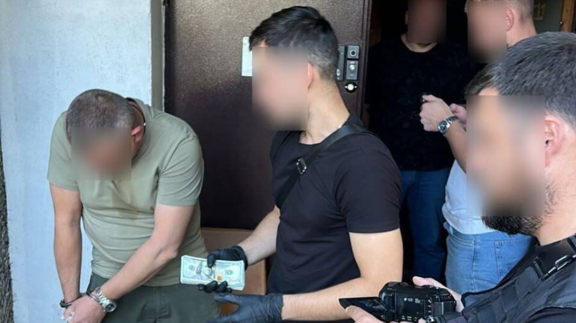 15 тысяч долларов за 'откуп' от мобилизации: задержан начальник Николаевского ТЦК