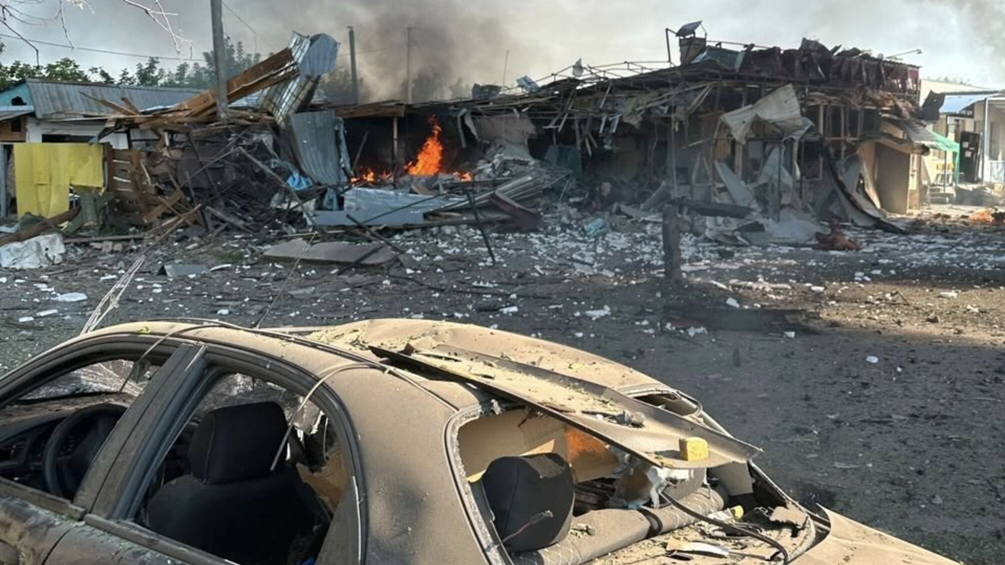 Росіяни вдарили по Печенігах на Харківщині: загинули 10 людей 