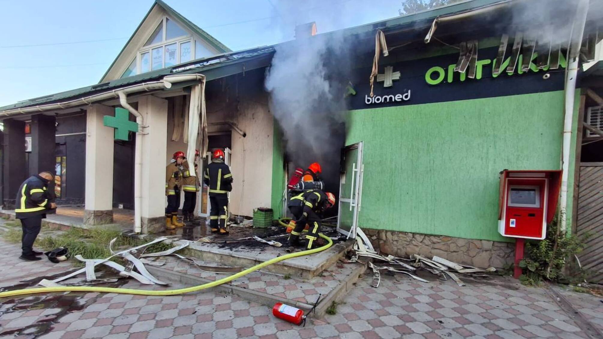 У Львові під час пожежі в аптеці загинув молодий чоловік: зайнялися аерозолі та спиртовмісні препарати