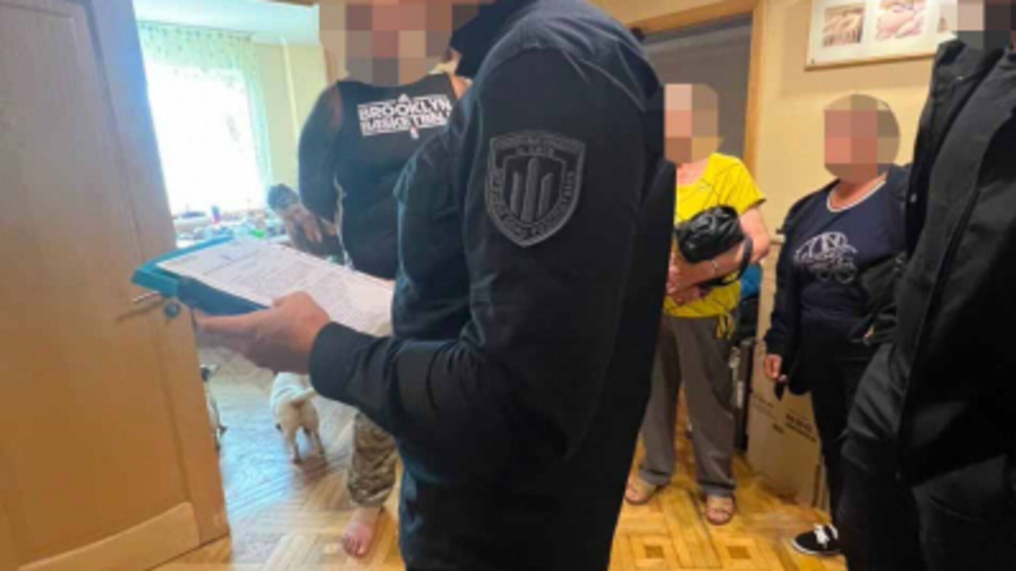 ДБР виявило великий необлікований арсенал зброї у військовій частині на Київщині
