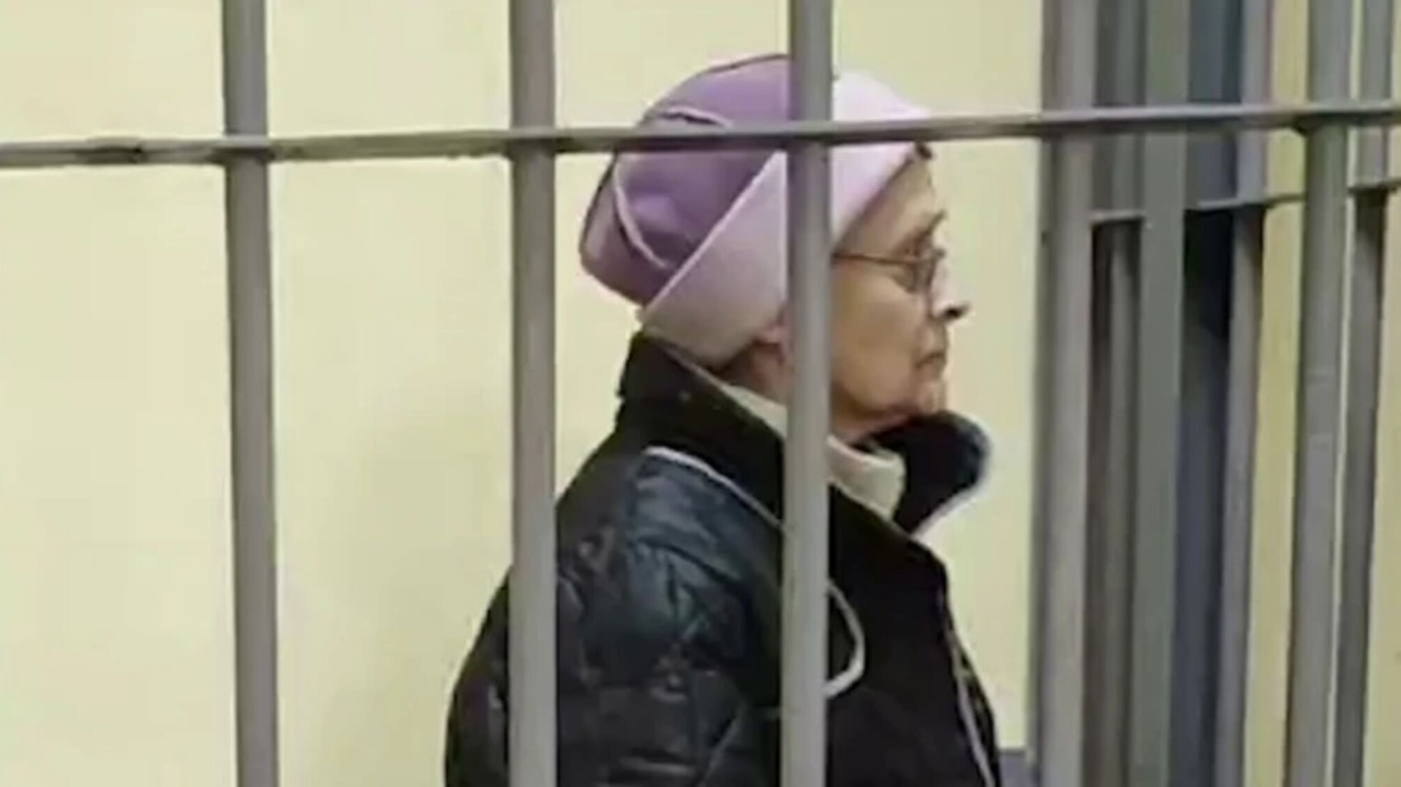 У суді заспівала 'Рідна мати моя': окупанти засудили 70-річну жительку Токмака за донати ЗСУ