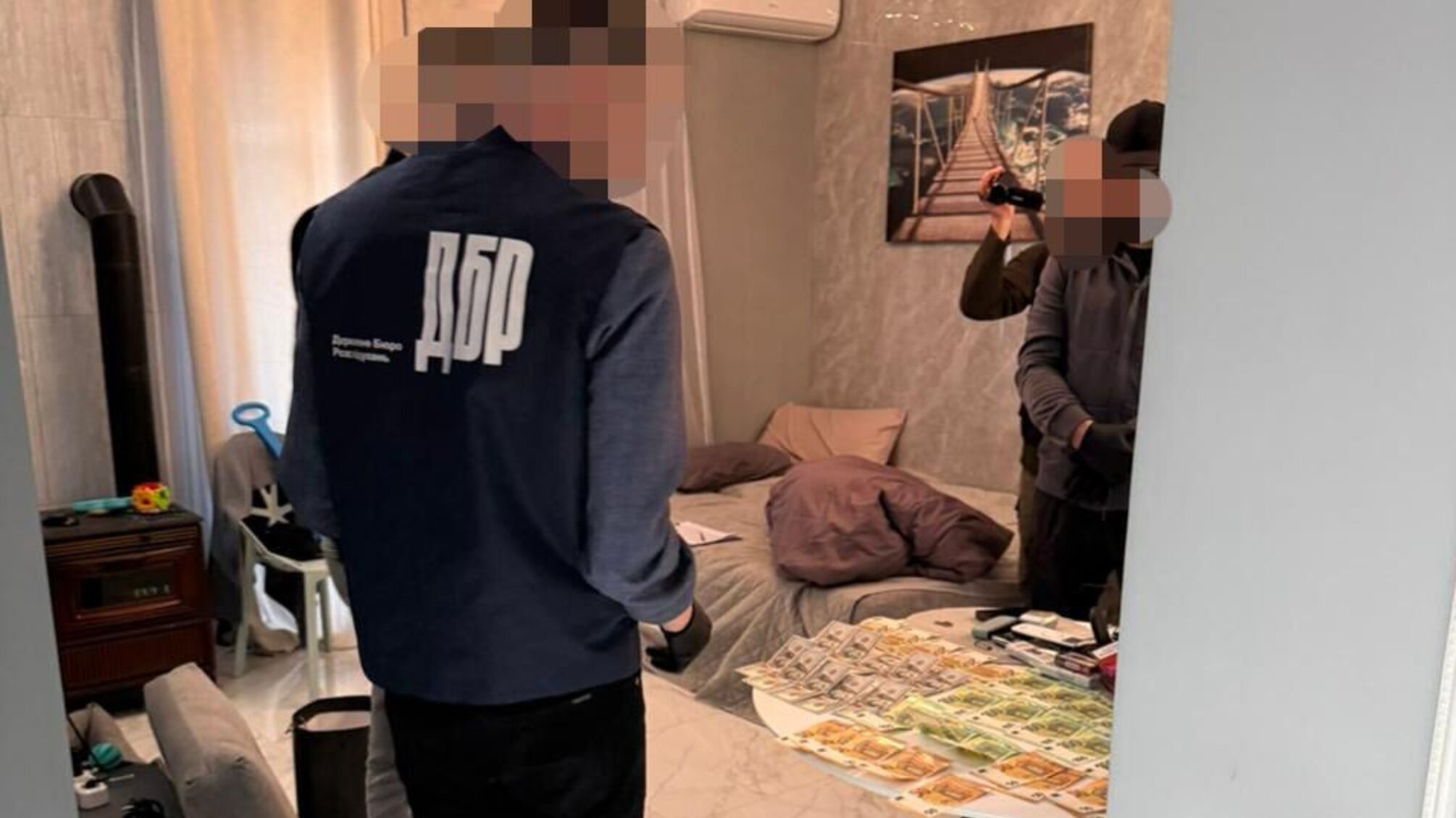 'Целое одеяло' из долларов: на Волыни будут судить начальника ТЦК за взятку в 7 тысяч долларов