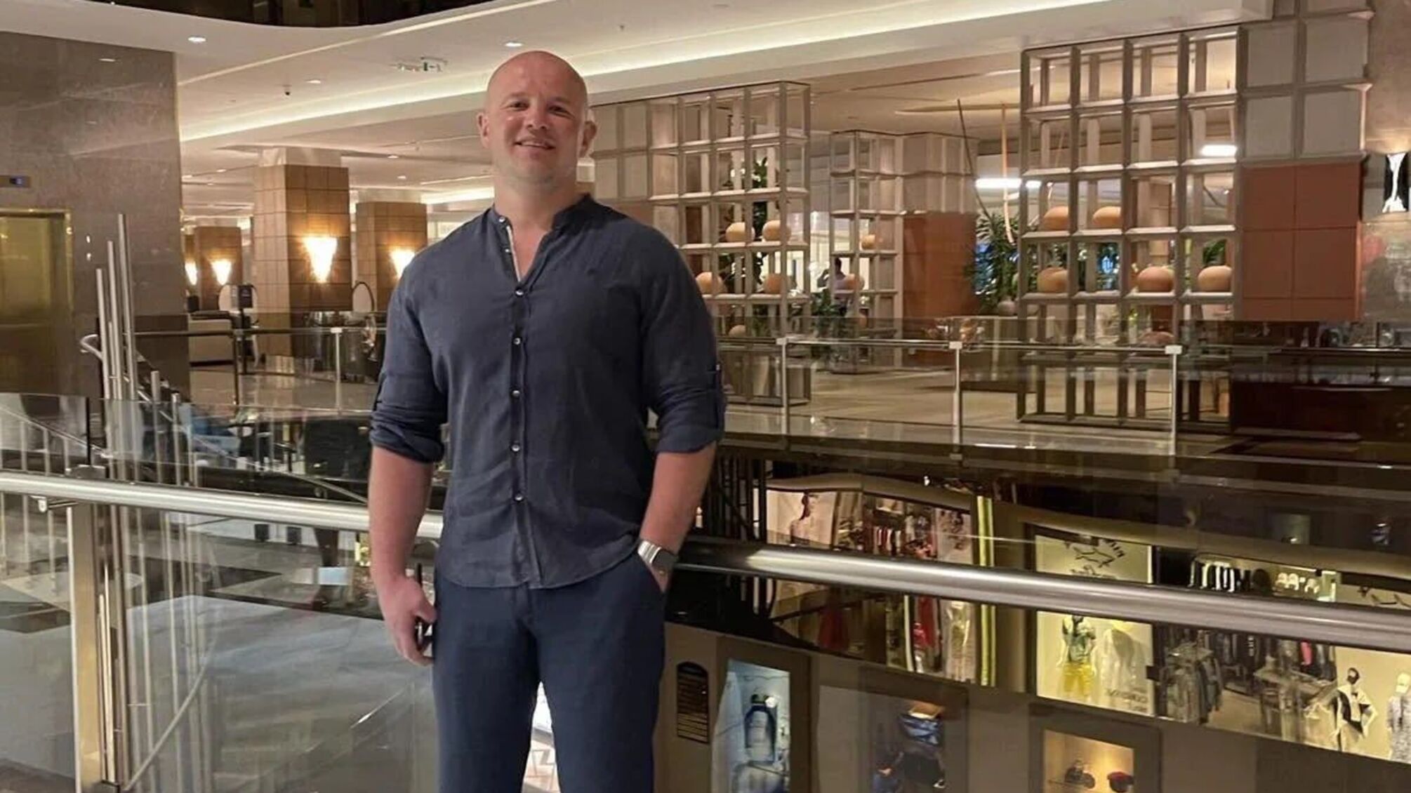 У декларації - старий ВАЗ, у доньки - автопарк на $250 тисяч:журналісти про ексчиновника з Вінниччини