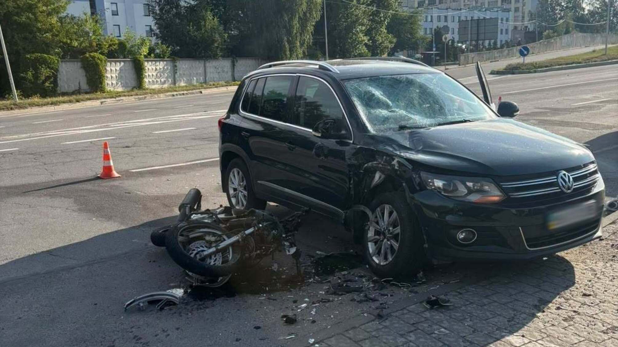 Смертельное ДТП во Львове: 18-летний мотоциклист погиб после столкновения с Volkswagen