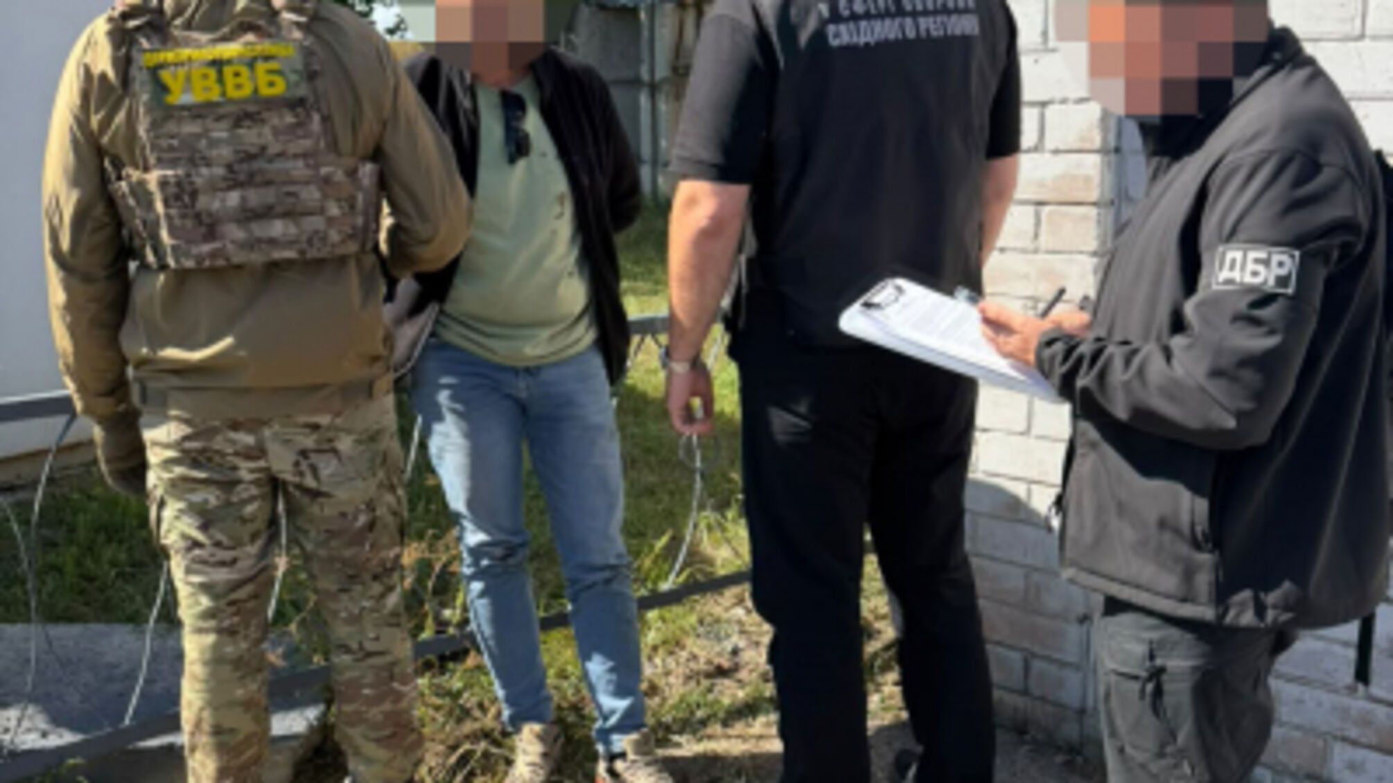 15 тысяч долларов за выезд из Украины: в Харькове задержали пограничника, предлагавшего побег за границу