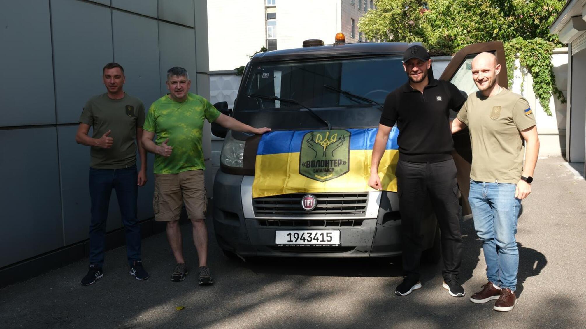Французька асоціація передала броньовик для 3-ї танкової бригади: БФ 'Батальйон Волонтер' долучився до доставки