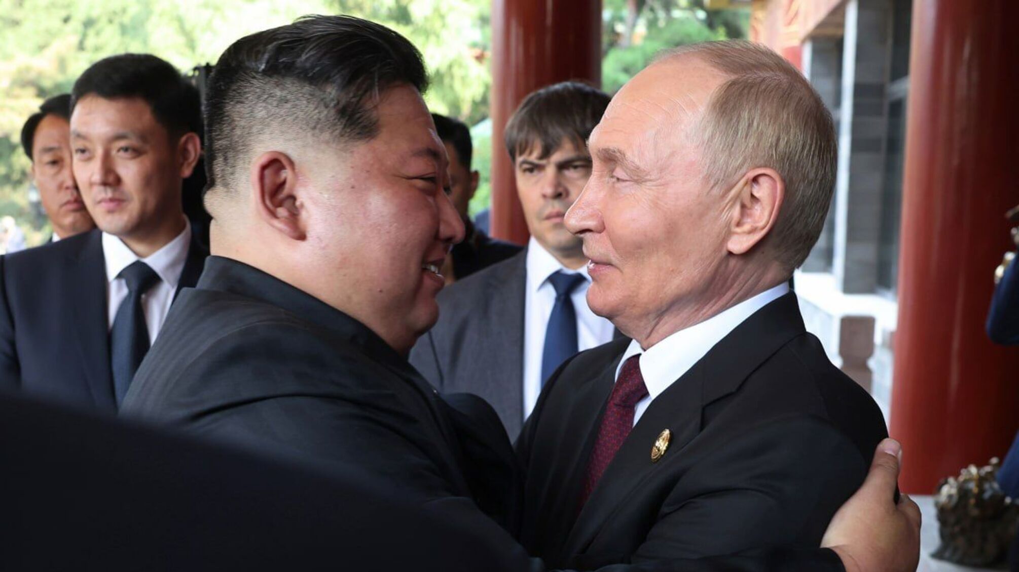 До 25 тысяч северокорейцев могут работать на российских заводах по производству дронов