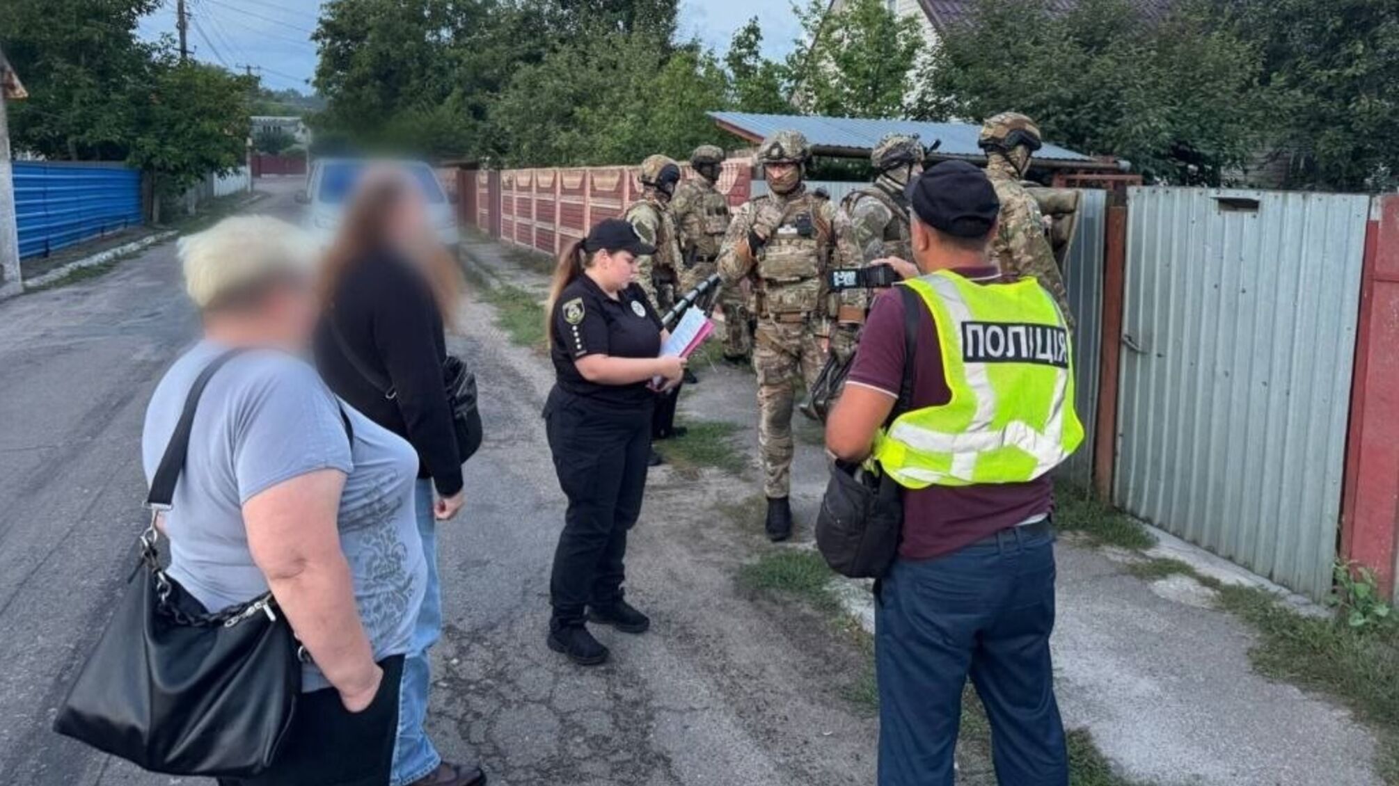 Поцілив у чоловіка та жінку з автомобіля: на Вишгородщині затримали 51-річного киянина