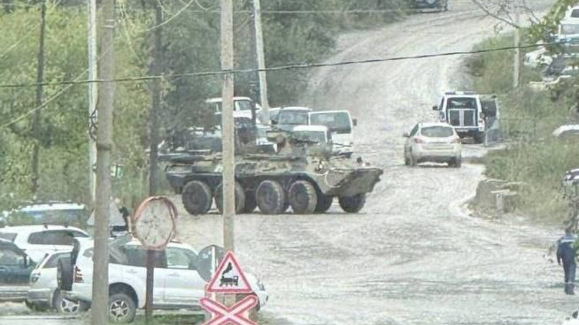 Пулемет в кортеже и военная техника на улицах: как Владивосток встретил путина