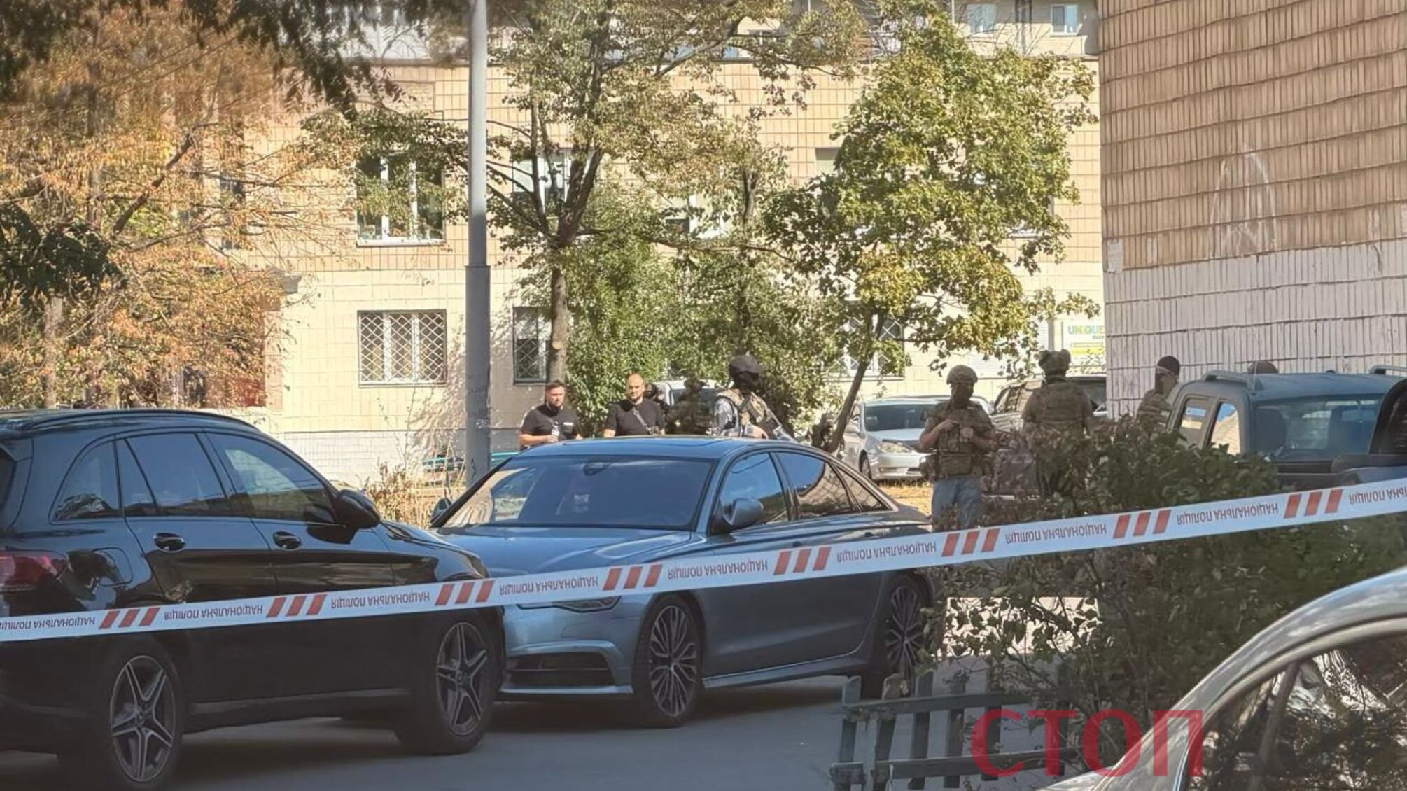 Нові деталі протистояння СБУ та ГУР у Києві: є поранені, 'Стоп корупції ТБ' має ексклюзивні кадри