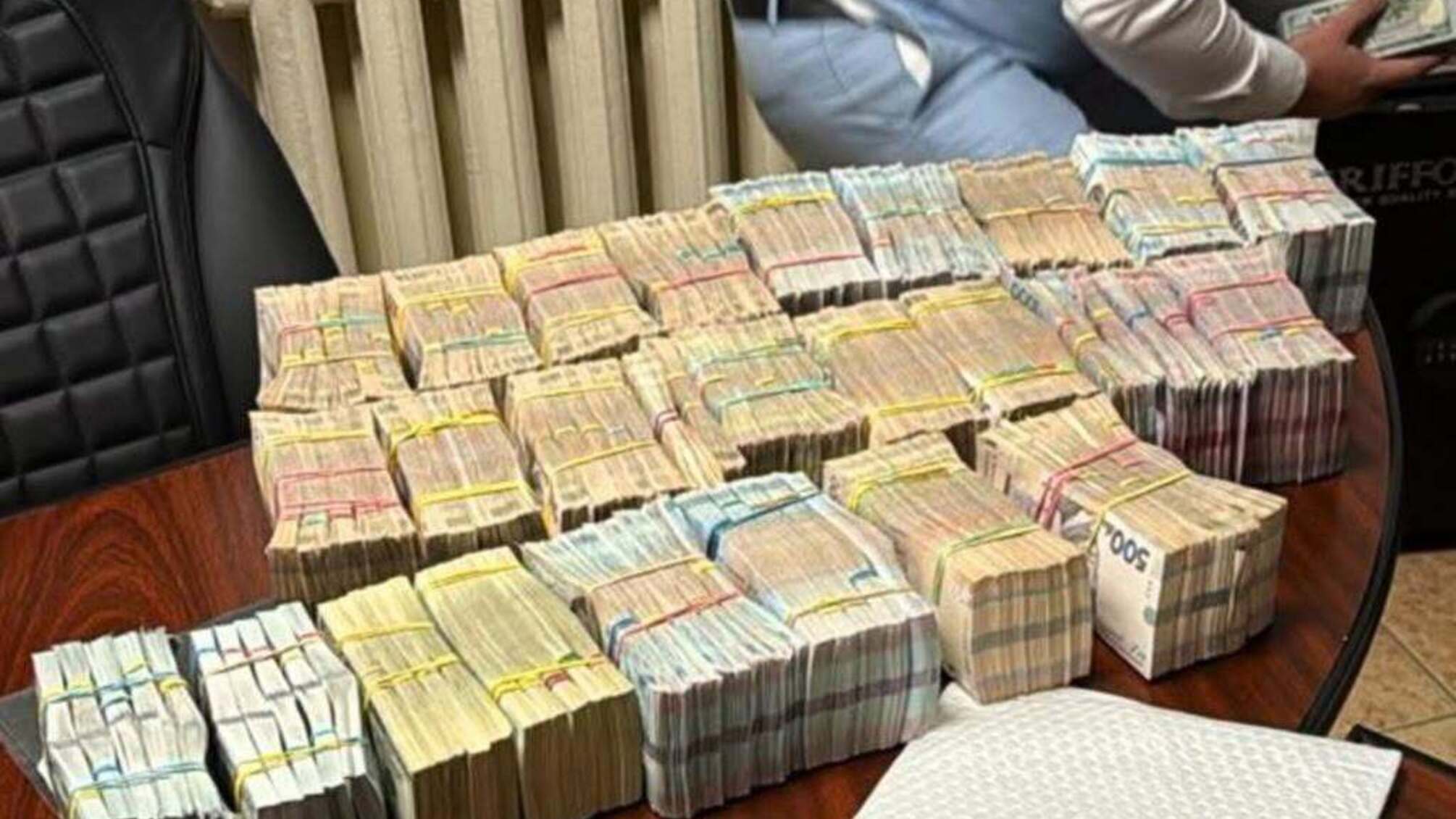 23,5 млрд грн из-за криптовалюты: ОГП и БЭБ разоблачили масштабный 'конвертационный центр'
