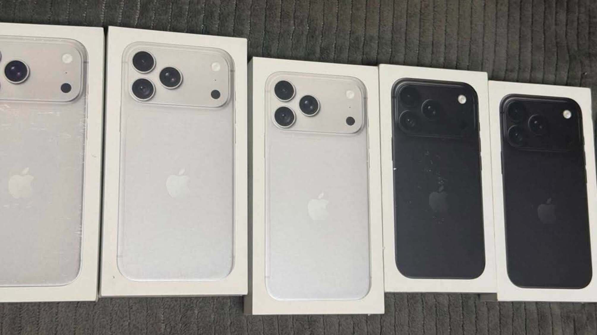 У 'Шегинях' вилучили нові iPhone на 840 тисяч гривень: митники викрили дві спроби ввезення техніки