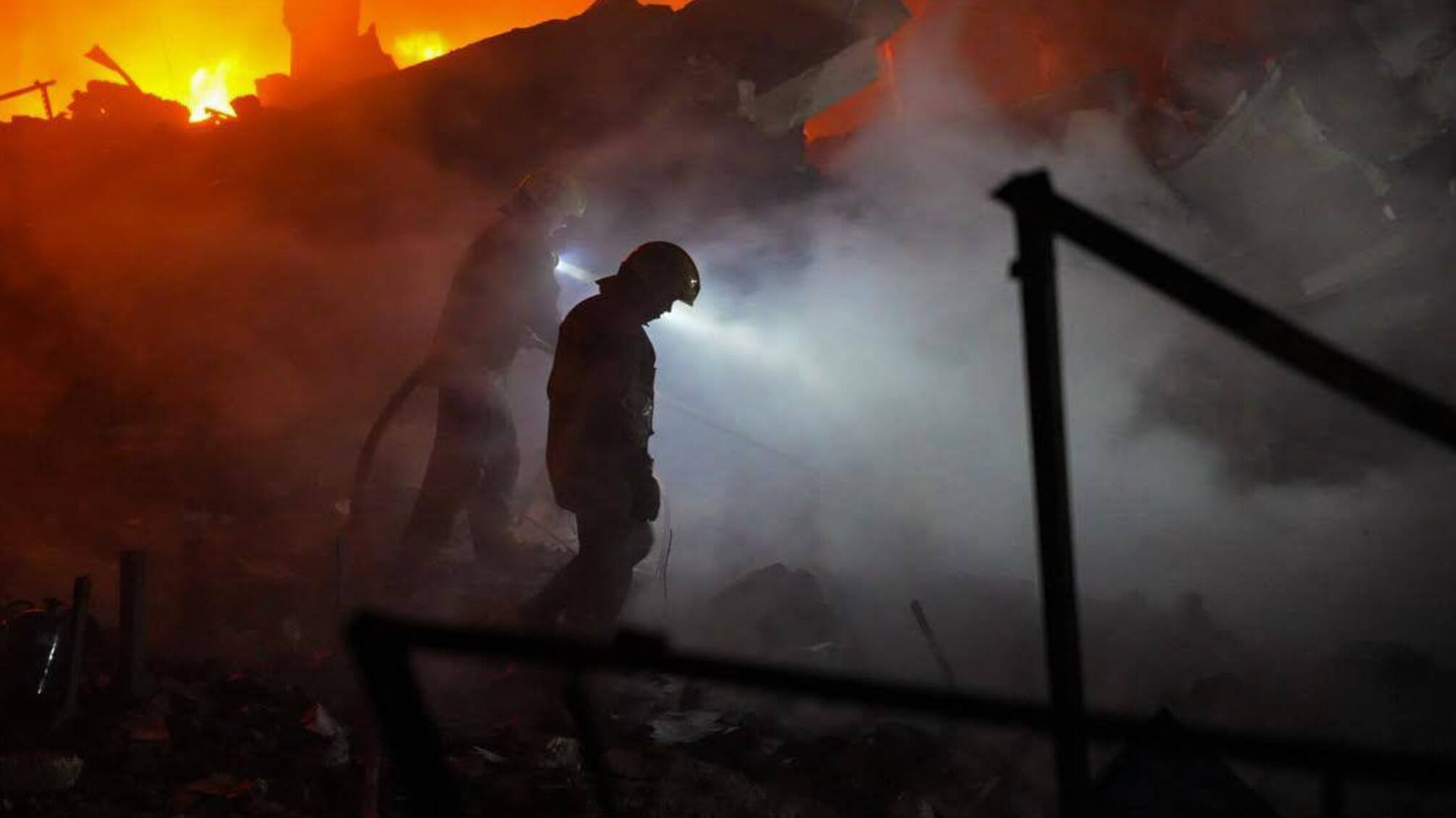 Росія атакувала Київ: загинули двоє людей, серед пошкоджених об’єктів — пологовий
