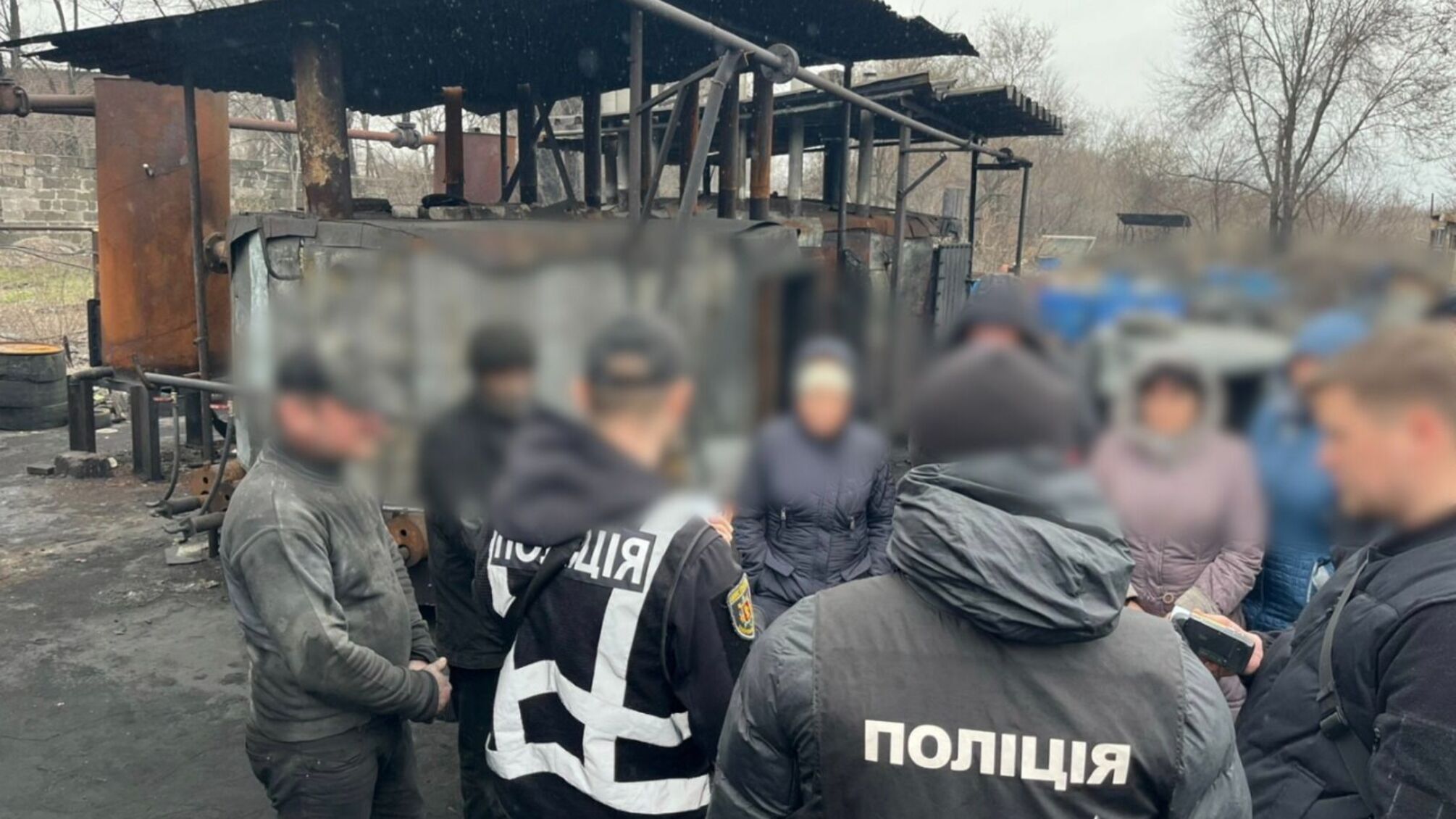 28 тисяч літрів пального з шин: у Запорізькій області викрили нелегальне виробництво