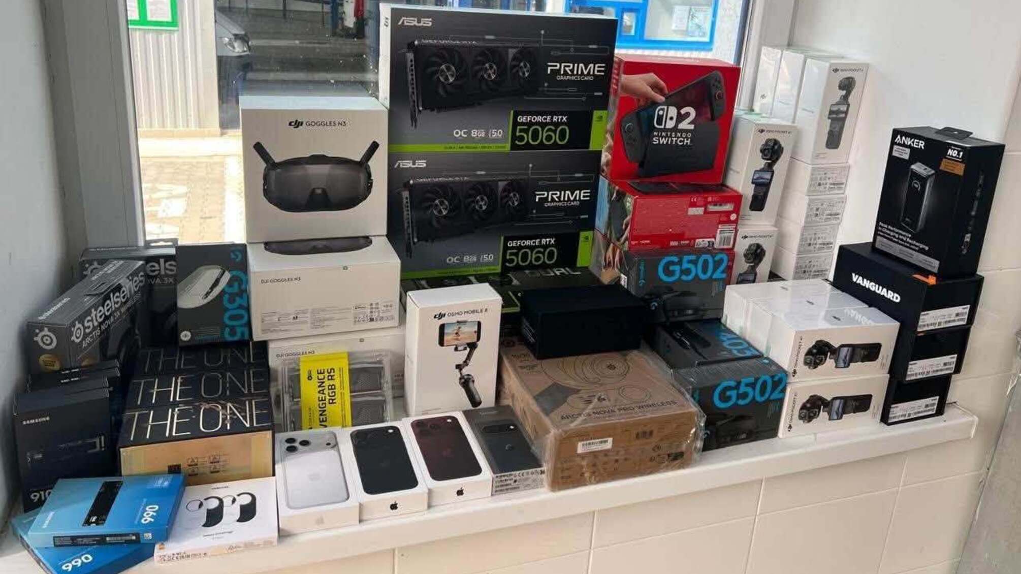 iPhone, Nintendo Switch 2 та смарт-окуляри: на кордоні з Румунією вилучили незадекларовану техніку на 1,65 млн грн
