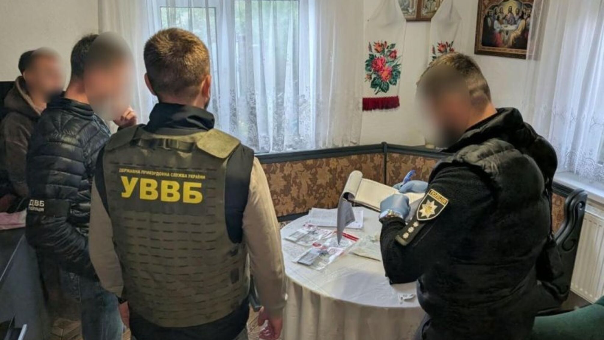 24 тисячі доларів за незаконний перетин кордону: на Рівненщині викрили організатора схеми