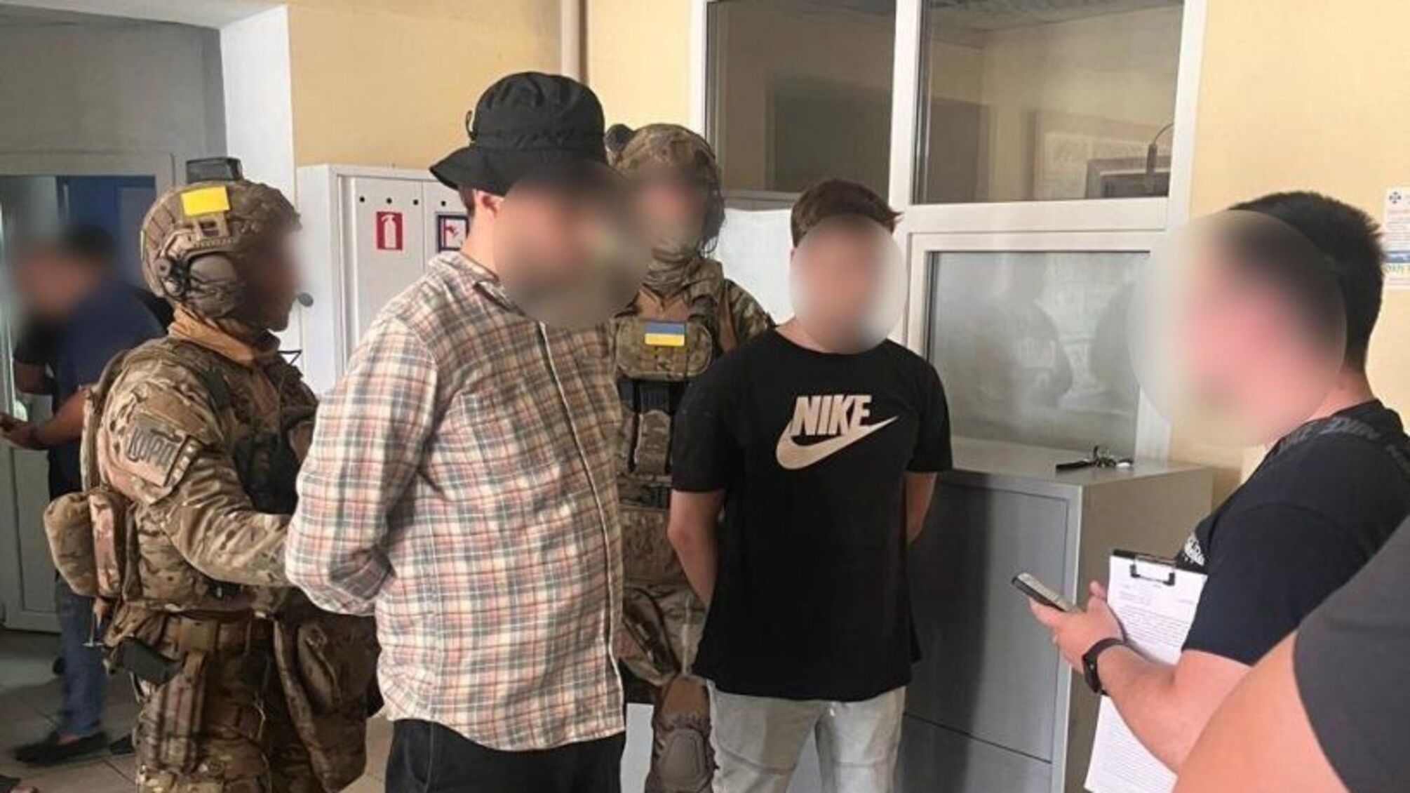 В Харьковской области военный после СЗЧ торговал наркотиками: его задержали после передачи 10 тысяч гривен
