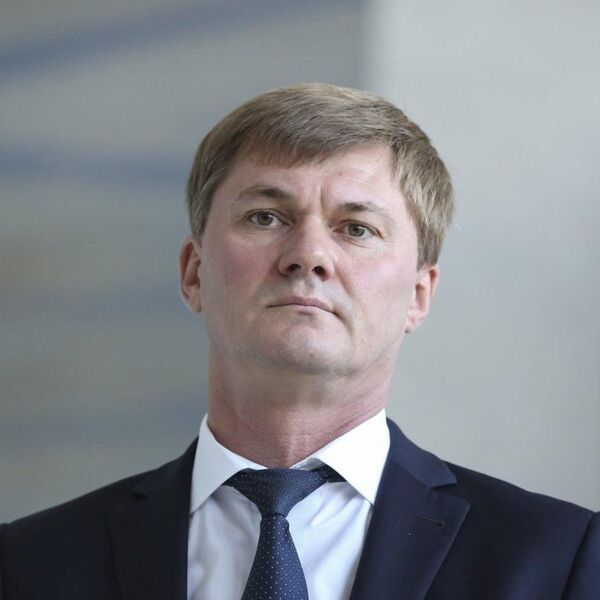 Александр Власов