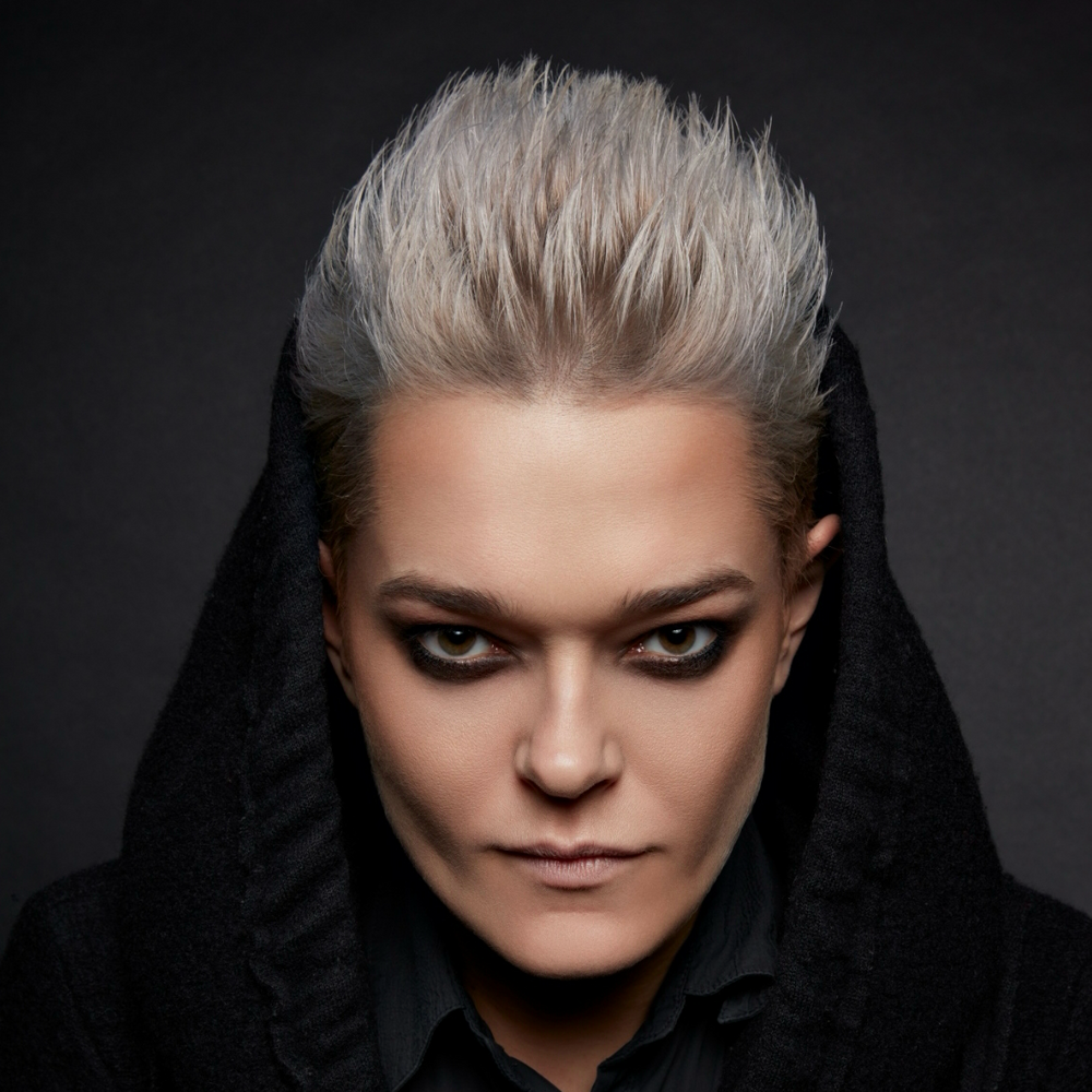 Олена Лазуткіна